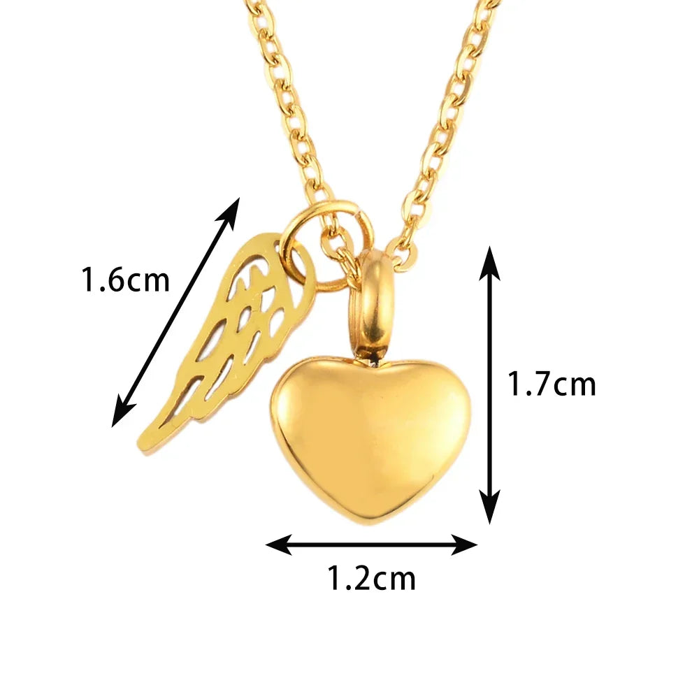 Collar relicario con colgante de alas de ángel y corazón