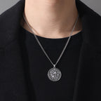 Collar con colgante de hongos