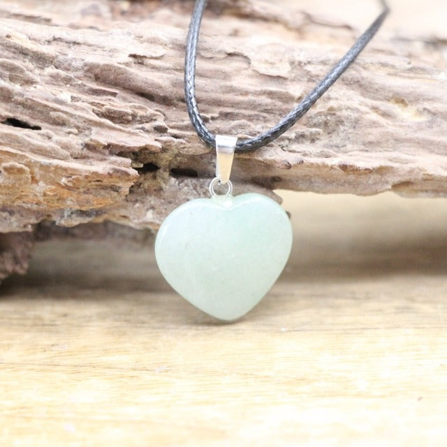Collar con Colgante de Corazón en Piedra Ágata