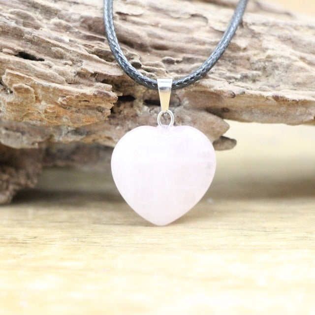 Collar con Colgante de Corazón en Piedra Ágata