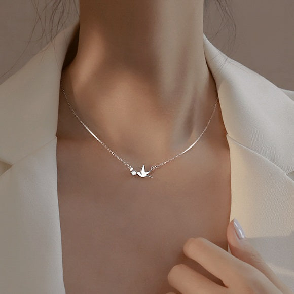 Collar con Colgante de Paloma