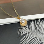 Collar con Colgante de Concha de Vieira y Perla oro