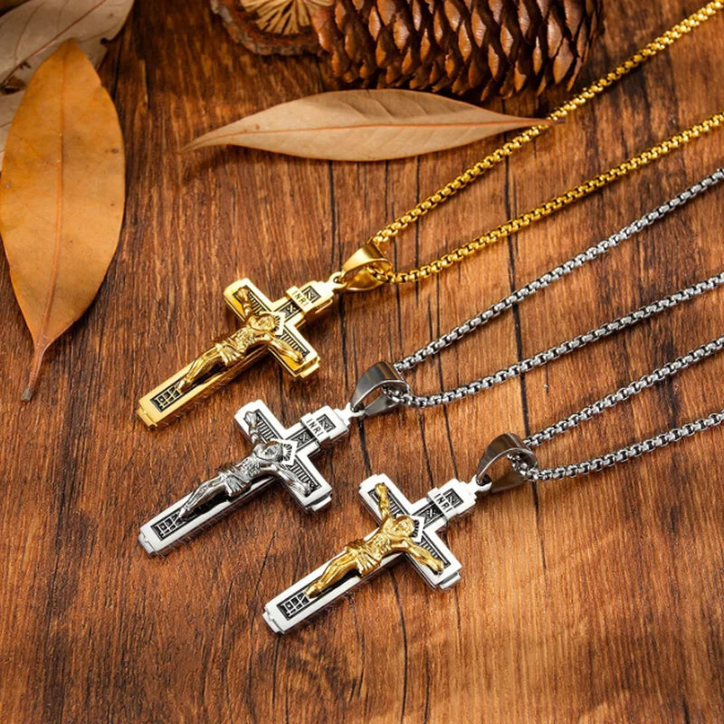 Collar con Colgante Cruz de Jesús