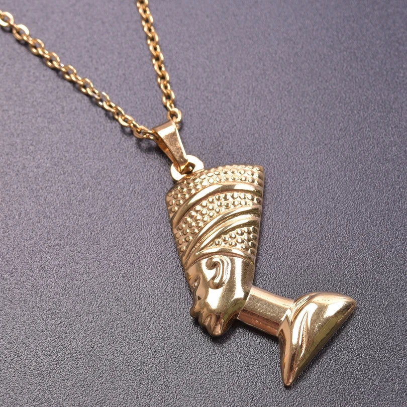Collar con Colgante de Nefertiti oro