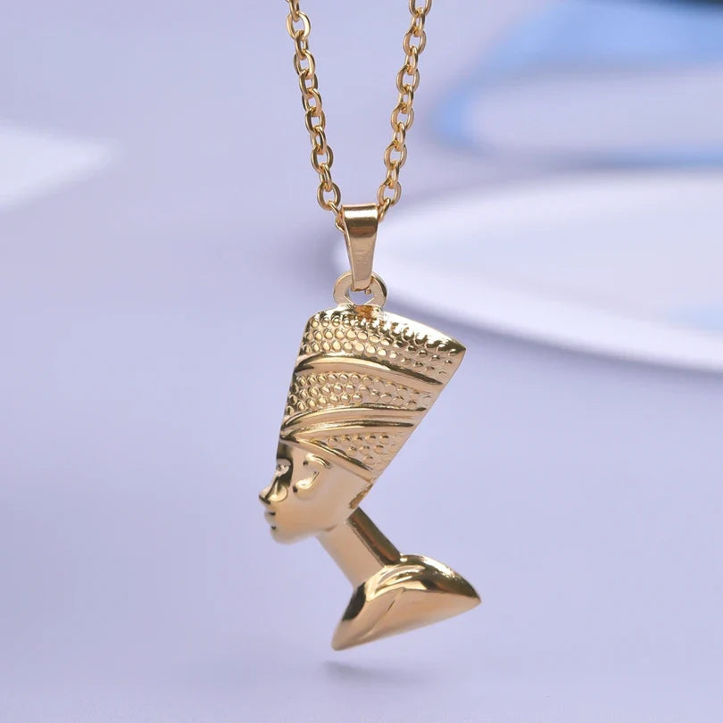 Collar con Colgante de Nefertiti oro