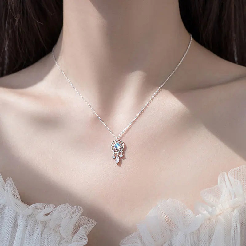 Collar con Colgante Elegante de Piedra de Luna