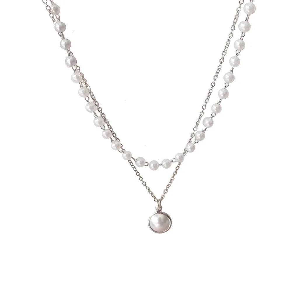 Collar con Colgante de Perlas Blancas en plata