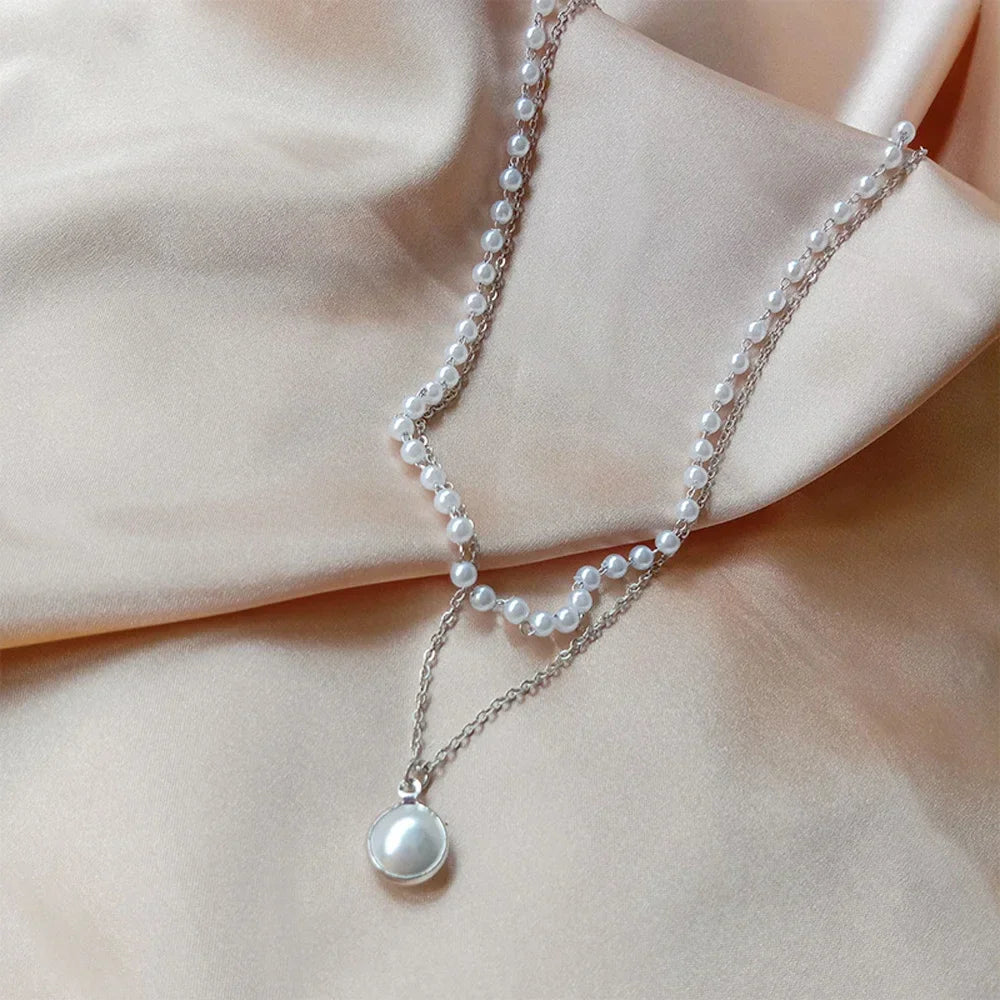 Collar con Colgante de Perlas Blancas en plata