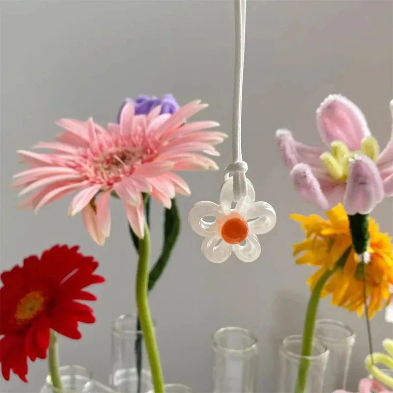 Collar con Colgante de Flor Colorida