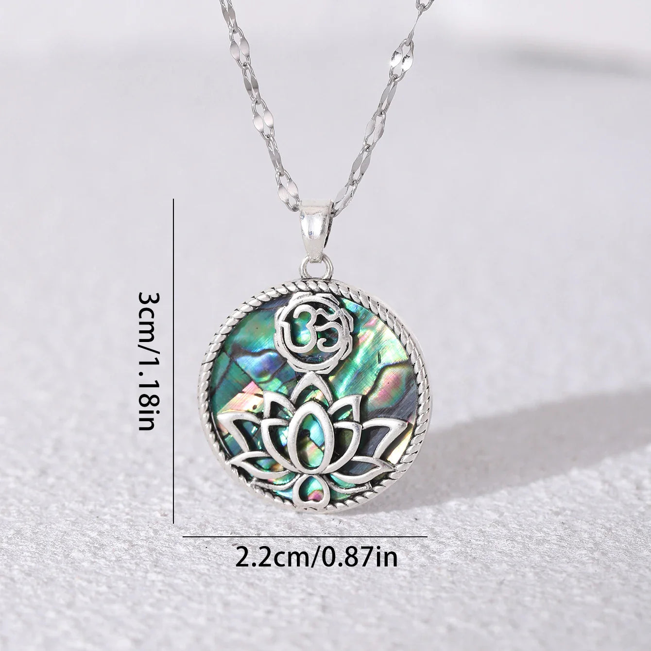 Collar con Colgante de Flor de Loto