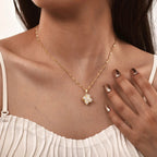 Collar con Colgante de Flor con Circonita Giratoria Antiestrés