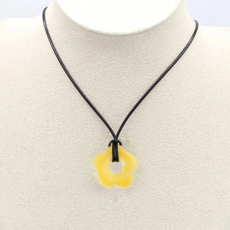 Collar con Colgante de Flor Estilo Romántico amarillo 