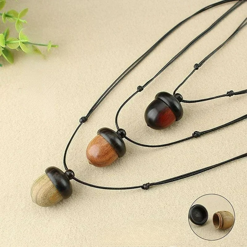 Collar con Colgante de Bellota en Madera marrón oscuro