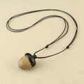 Collar con Colgante de Bellota en Madera beige