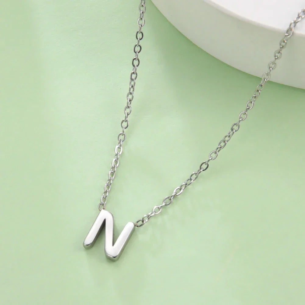 Collar con colgante de inicial - letra 