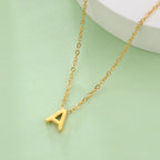 Collar con colgante de inicial - letra 
