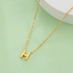 Collar con colgante de inicial - letra 