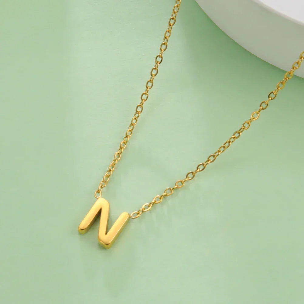 Collar con colgante de inicial - letra 