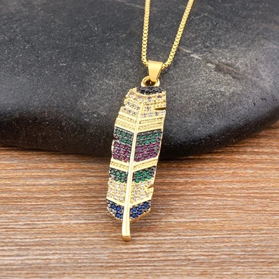 Collar con Colgante de Pluma y Circonio 1