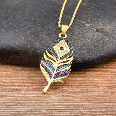 Collar con Colgante de Pluma y Circonio 4