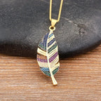 Collar con Colgante de Pluma y Circonio 6