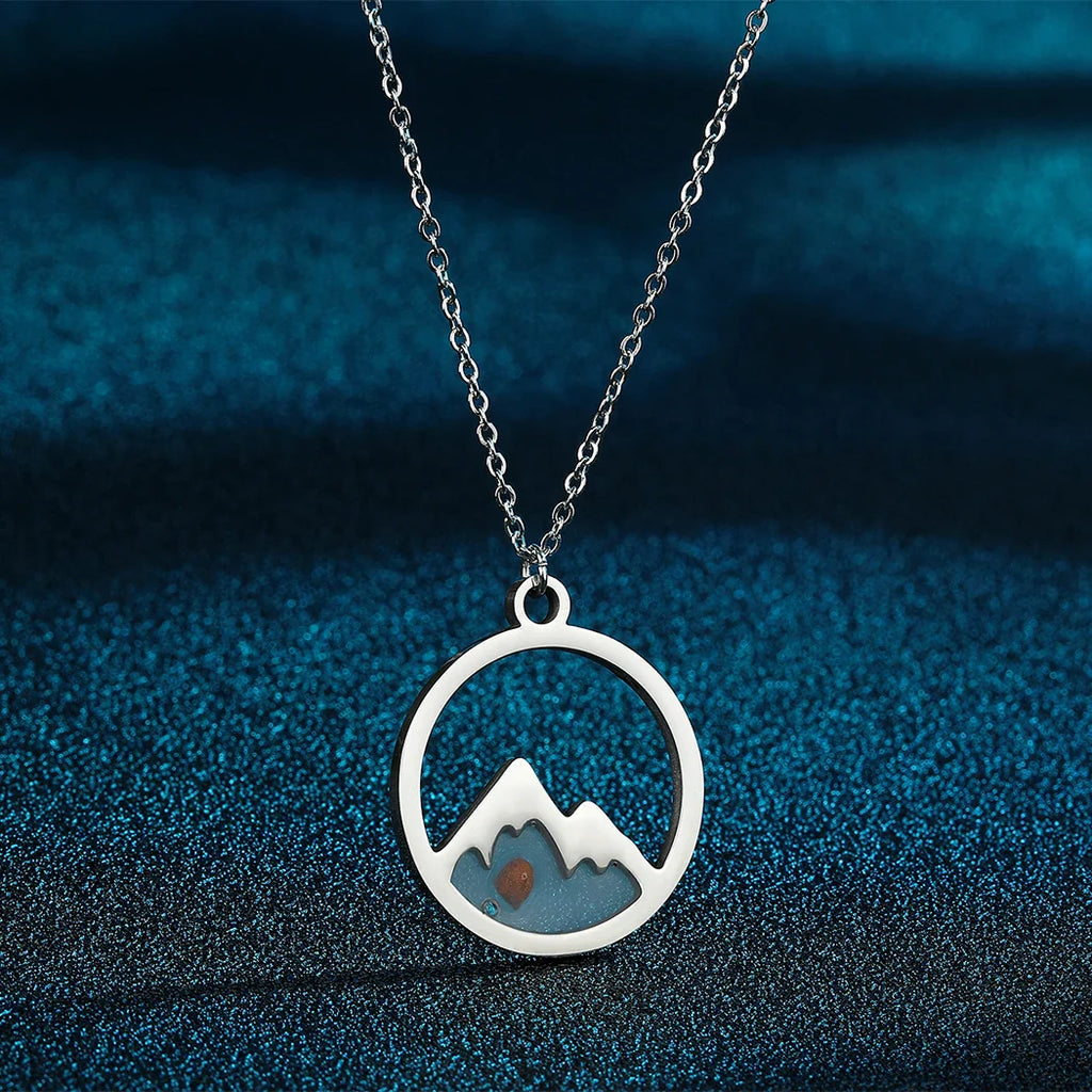 Collar con Colgante Redondo Montaña y Semilla en plata