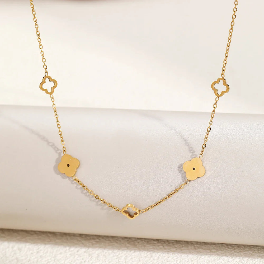 Collar con Colgante de Trébol de 4 Hojas en oro