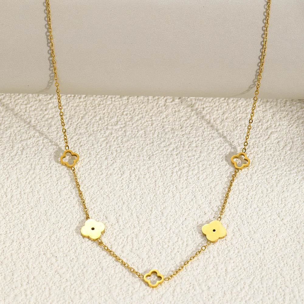Collar con Colgante de Trébol de 4 Hojas en oro