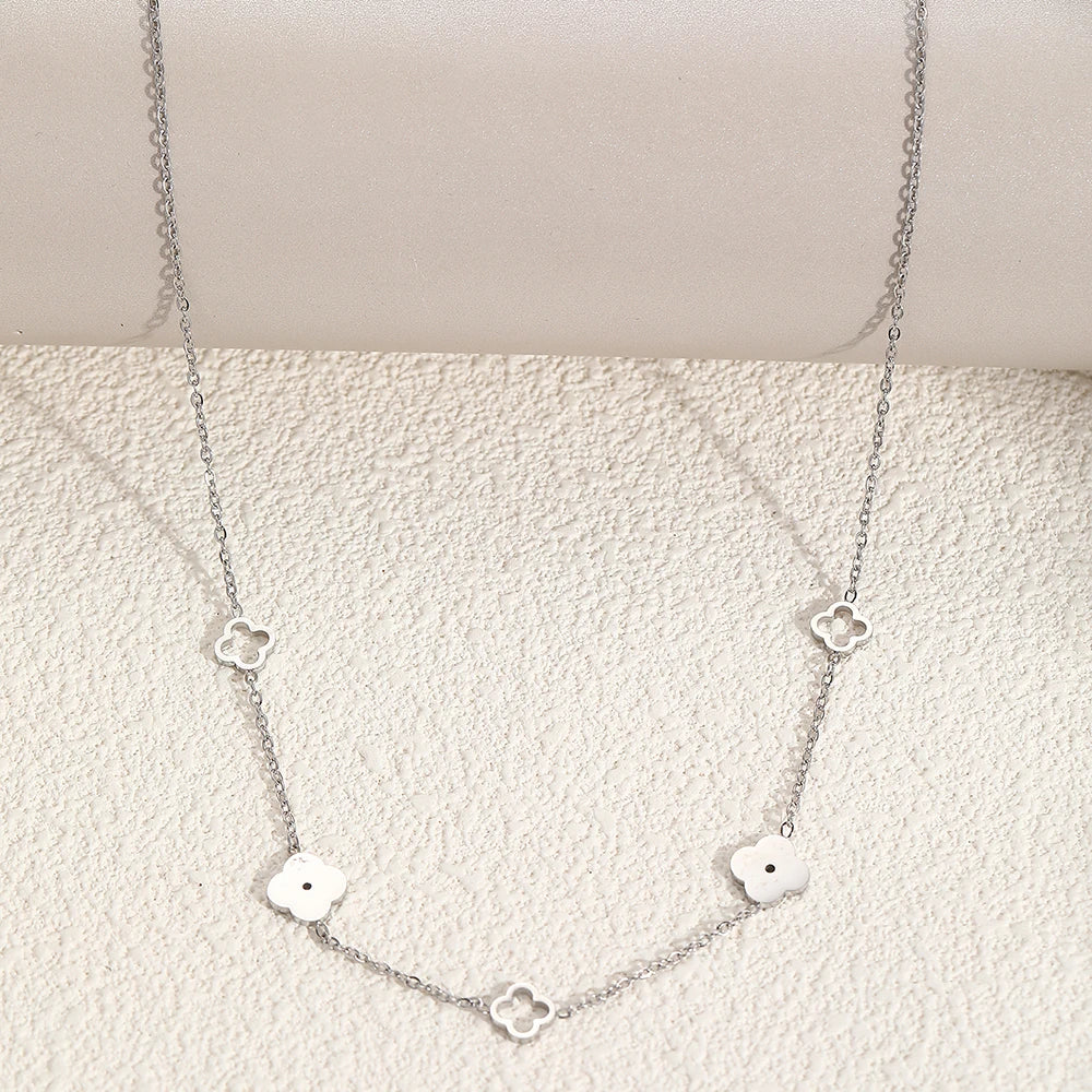 Collar con Colgante de Trébol de 4 Hojas en plata