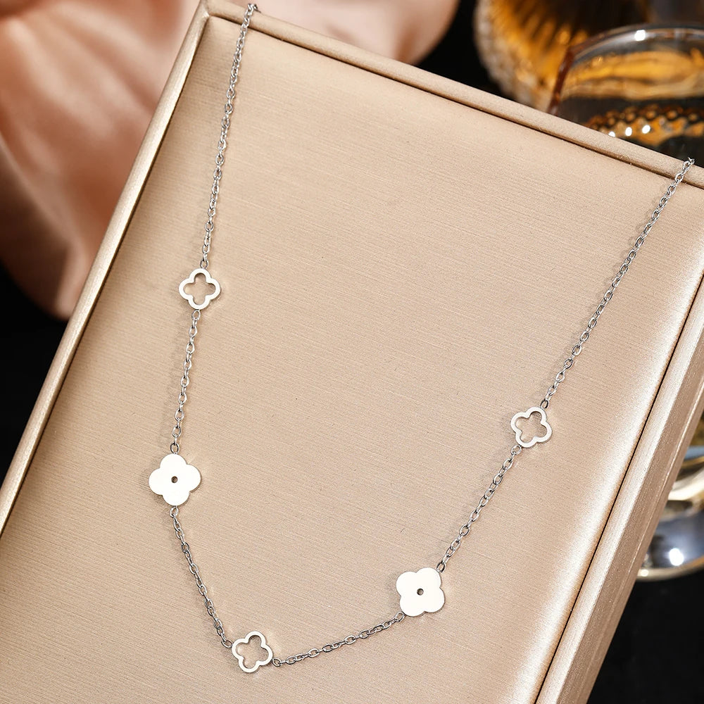 Collar con Colgante de Trébol de 4 Hojas en plata