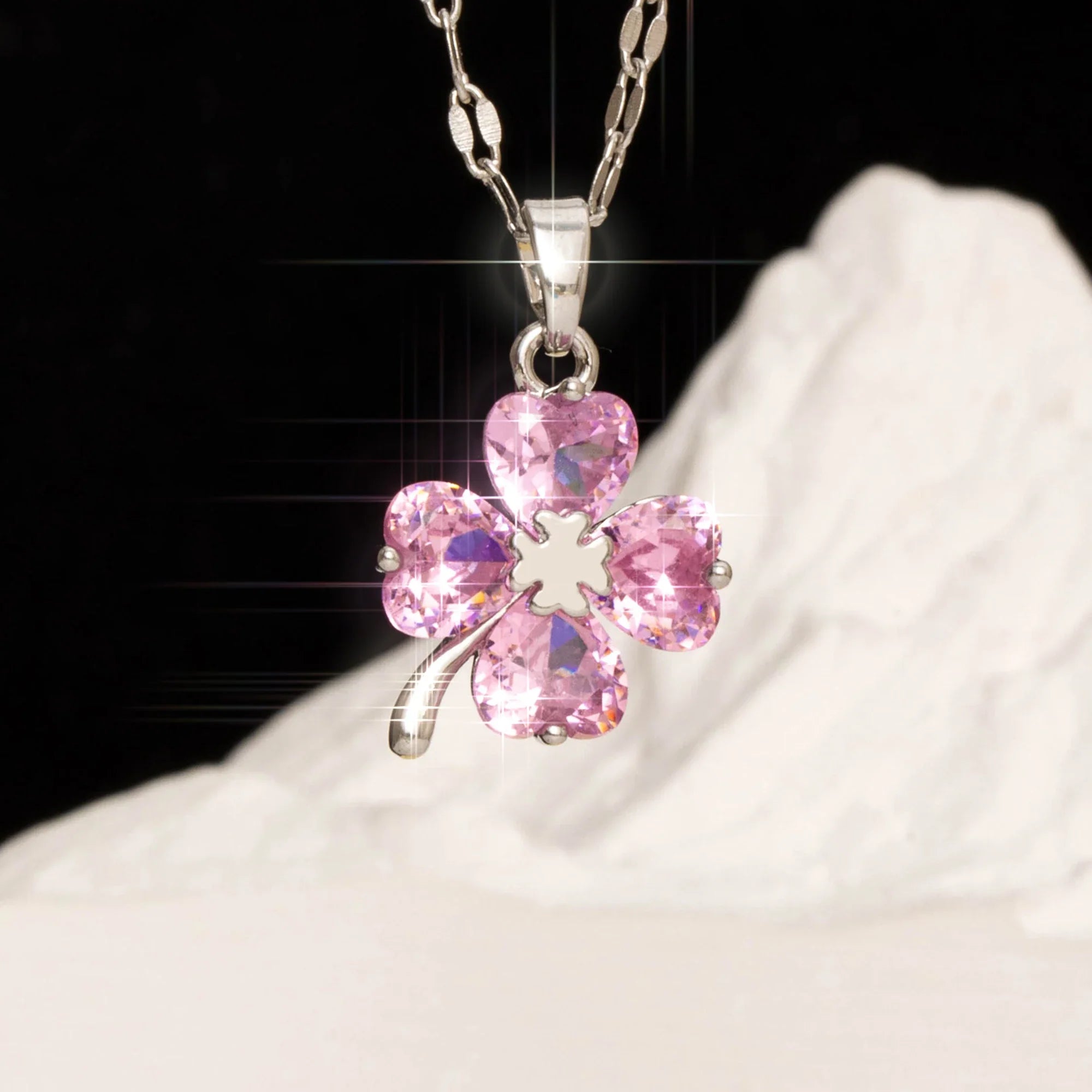 Collar con Colgante de Trébol de 4 Hojas en colores plata y rosa