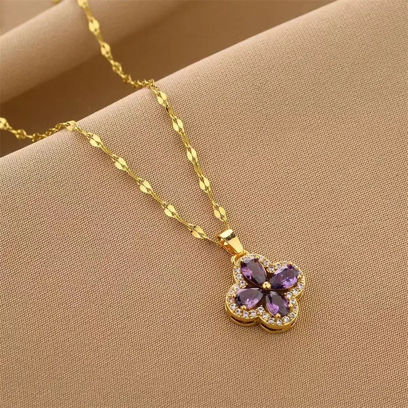 Collar con Colgante de Trébol de 4 Hojas en Circonia Violeta