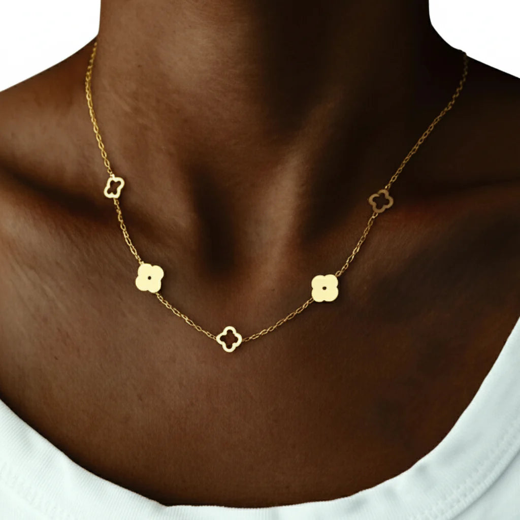 Collar con Colgante de Trébol de 4 Hojas en oro