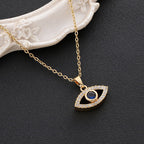 Collar con colgante circonita ojo turco luna azul