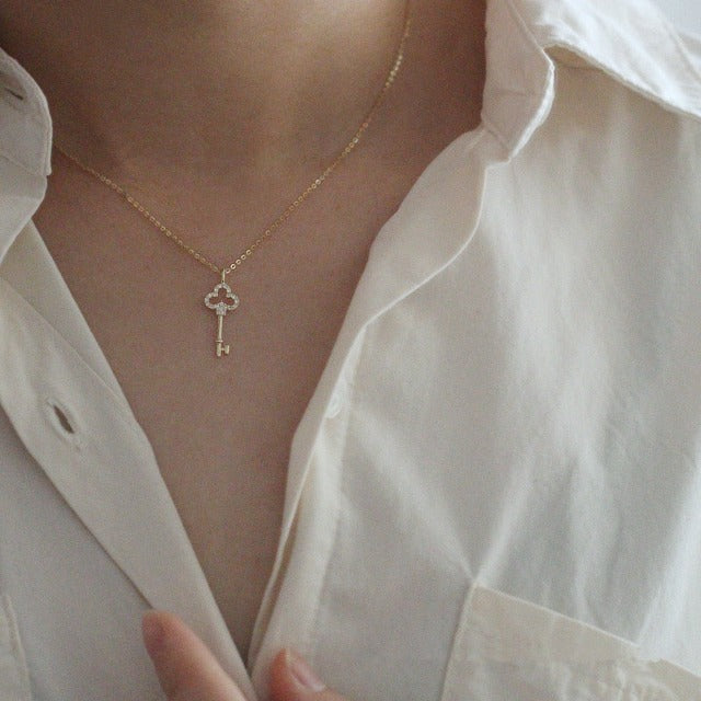 Collar de Llave en Plata Colgante para Mujer oro