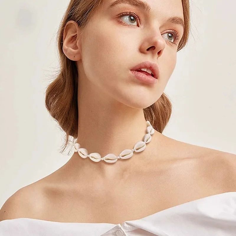 Collar de concha cauri blanco blanco