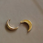Collar discreto con colgante de luna para mujer en oro