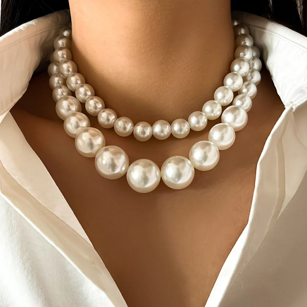 Elegante Collar de Doble Vuelta con Perlas