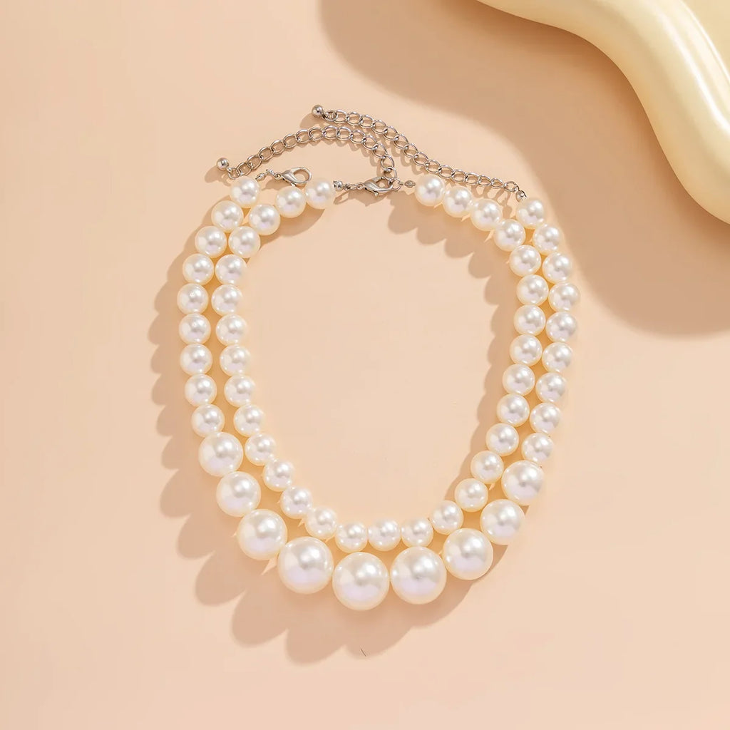 Elegante Collar de Doble Vuelta con Perlas