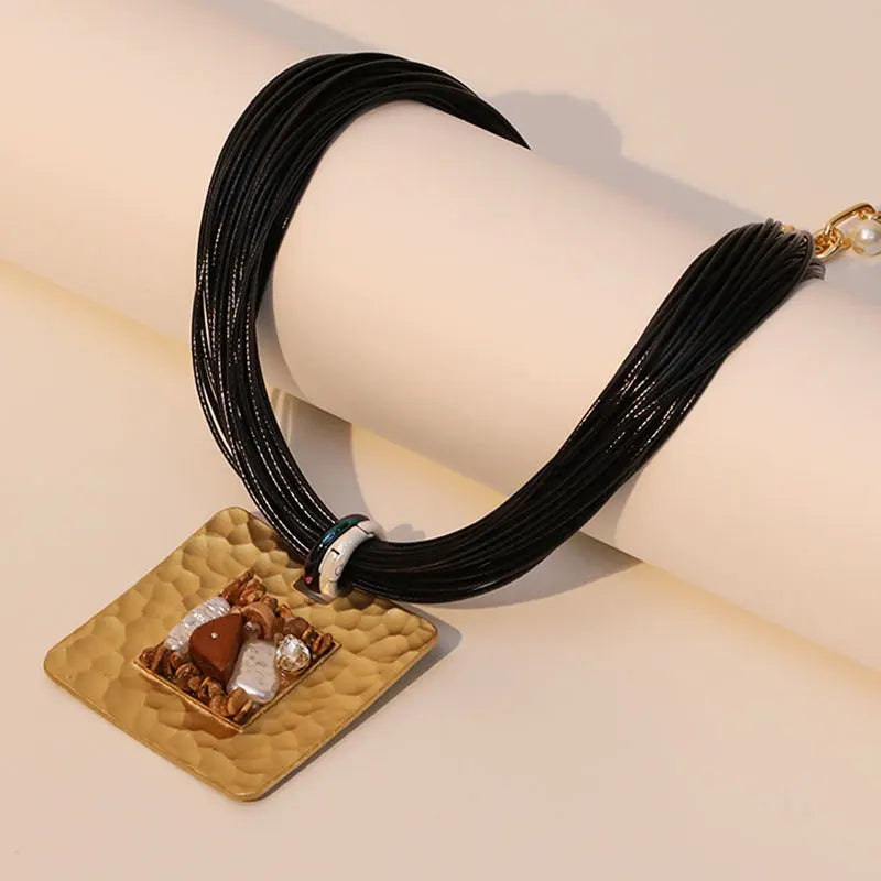 Collar de Cuerdas con Colgante Cuadrado negro