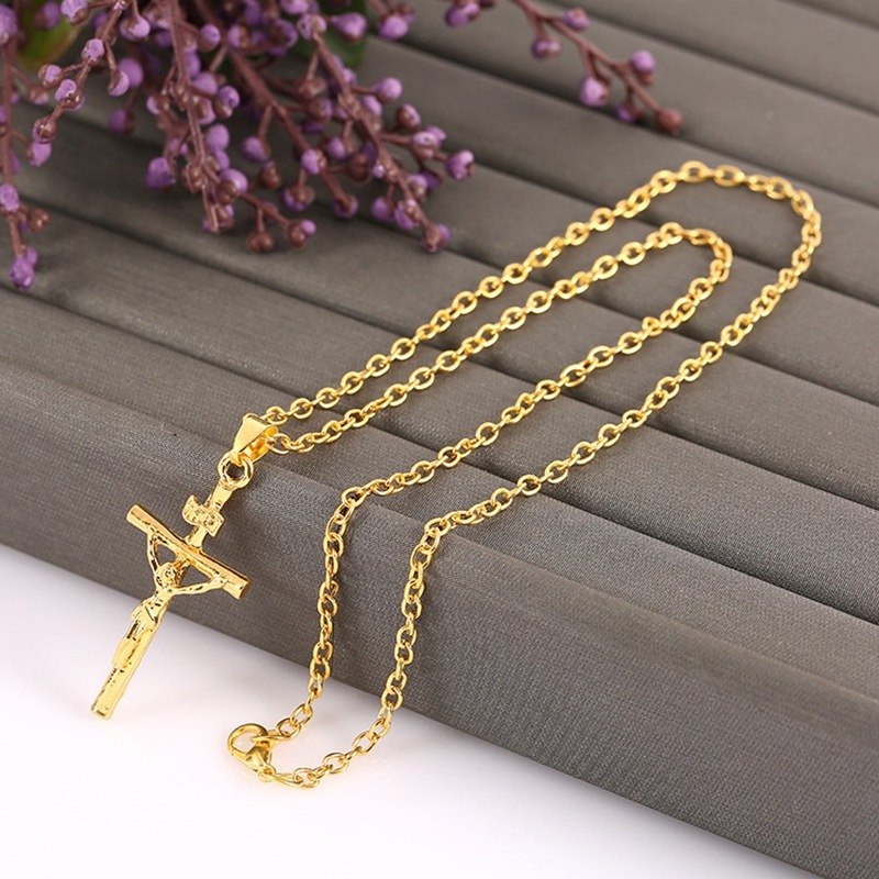Collar con Cruz Colgante Jesús