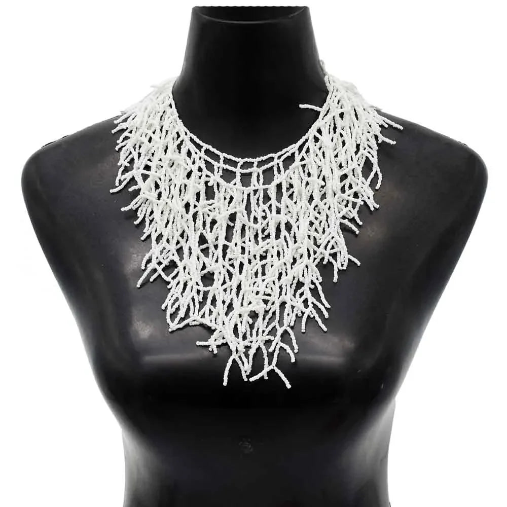 Collar y colgante de babero de coral blanco