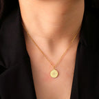 Collar de Mujer con Colgante de Brújula Rosa de los Vientos Cardinal en Oro
