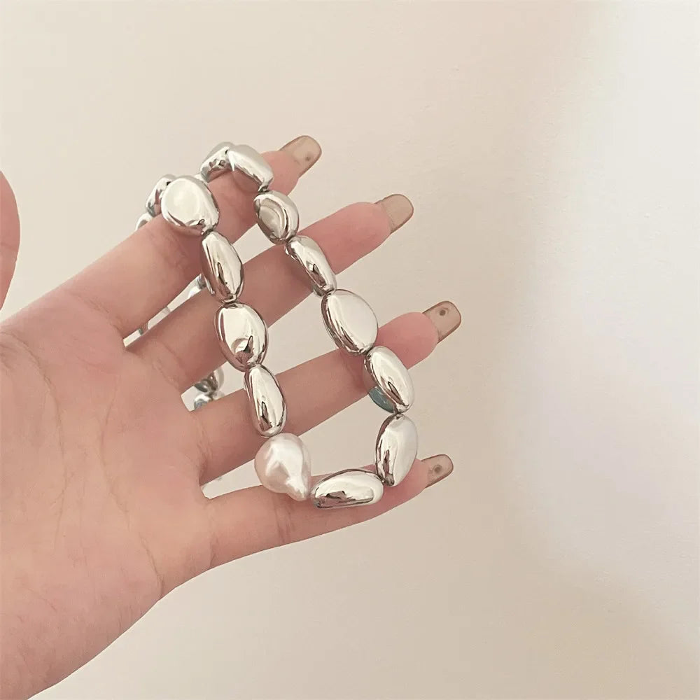 Collar Estilo Vintage en Perlas Plateadas