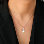 Collar con Colgante de Gato y Media Luna de Plata