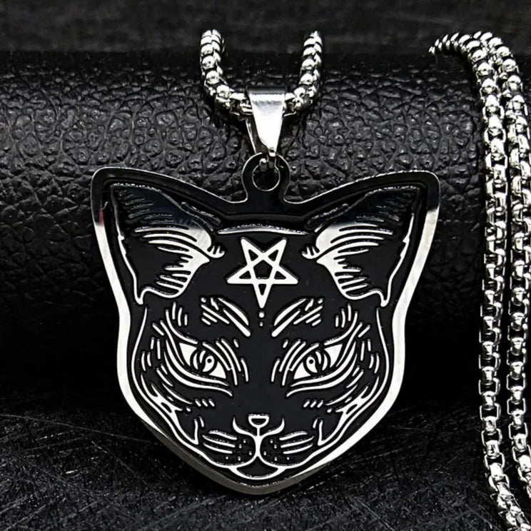 Collar con colgante de gato negro y pentáculo de brujería Wicca