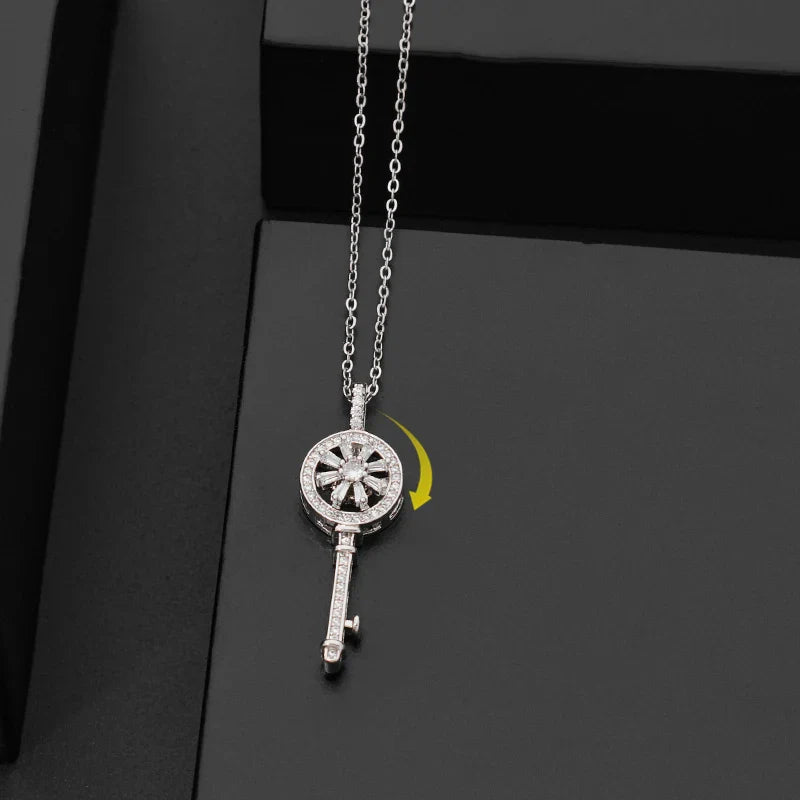 Collar Colgante Llave Giratoria Anti-Estrés plata