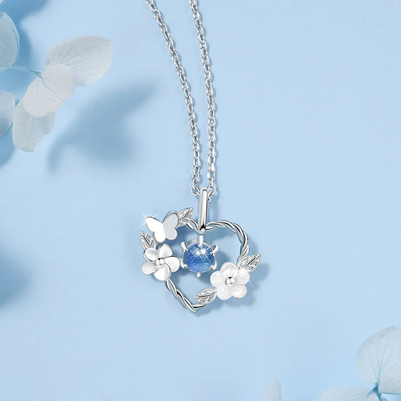 Collar con colgante de corazón de piedra de luna