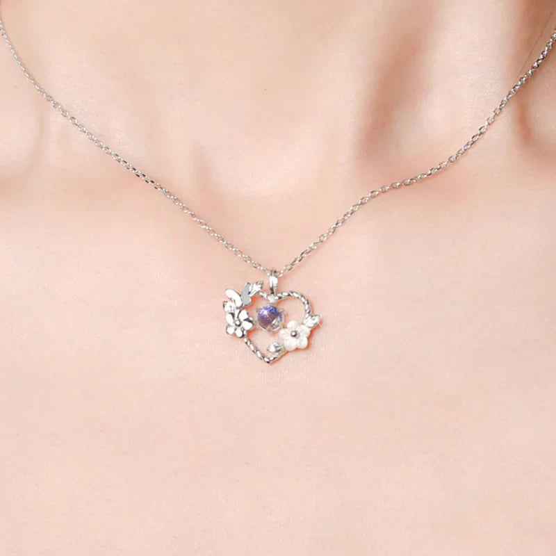 Collar con colgante de corazón de piedra de luna