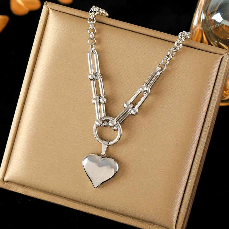 Heart Pendant Choker Necklace silver